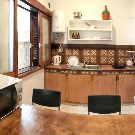 At 100 M Away From The With Enclosed Garden And Wifi Apartment